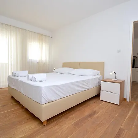 Old Town Twins Apartment