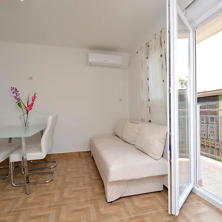 Old Town Twins Apartment